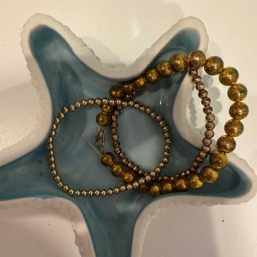 Elegant gold beaded bracelet set